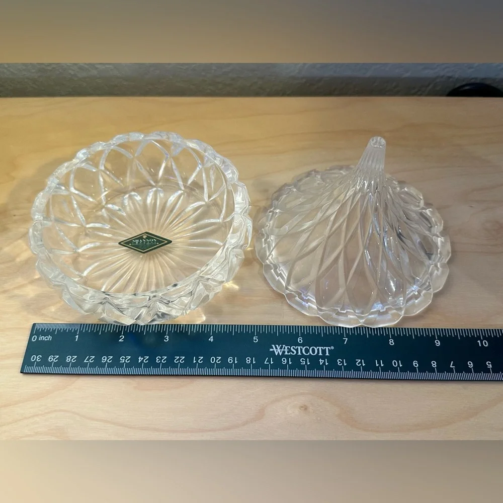 🍫 Shannon Crystal Hershey Shaped Candy Dish - Picture 4 of 8